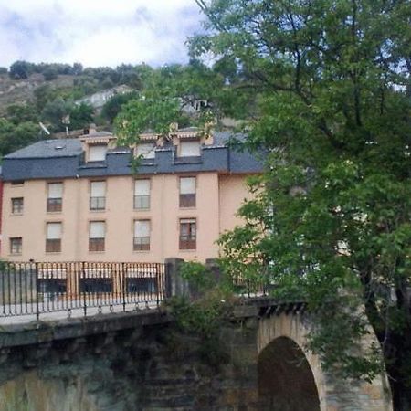 Hostal Restaurante Mendez Villafranca Del Bierzo Exteriör bild
