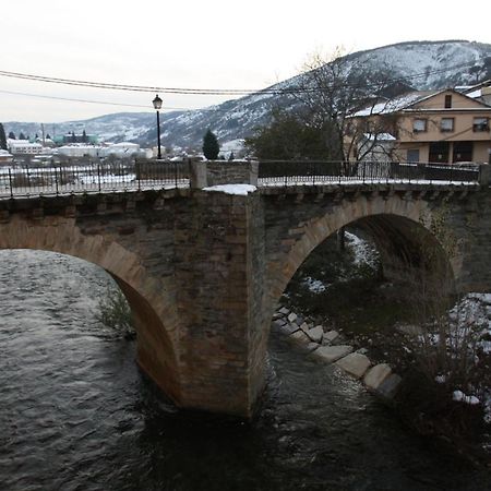 Hostal Restaurante Mendez Villafranca Del Bierzo Exteriör bild