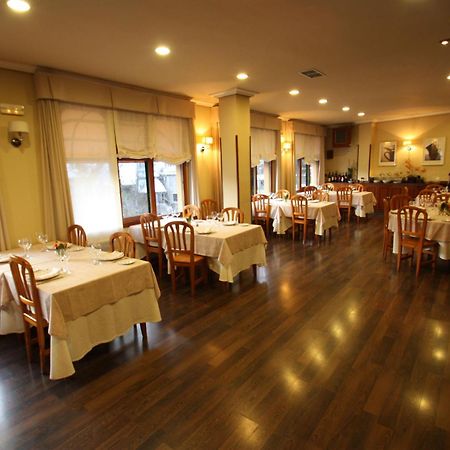 Hostal Restaurante Mendez Villafranca Del Bierzo Exteriör bild